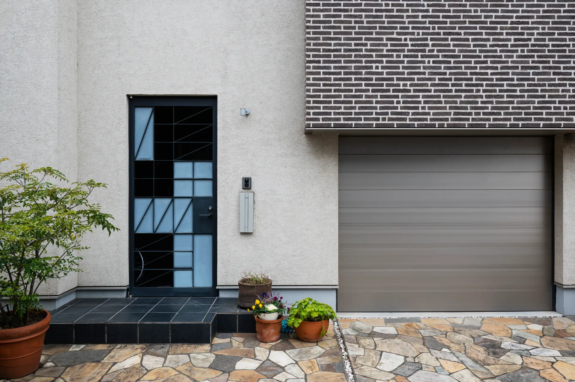 Stylish garage door for modern home